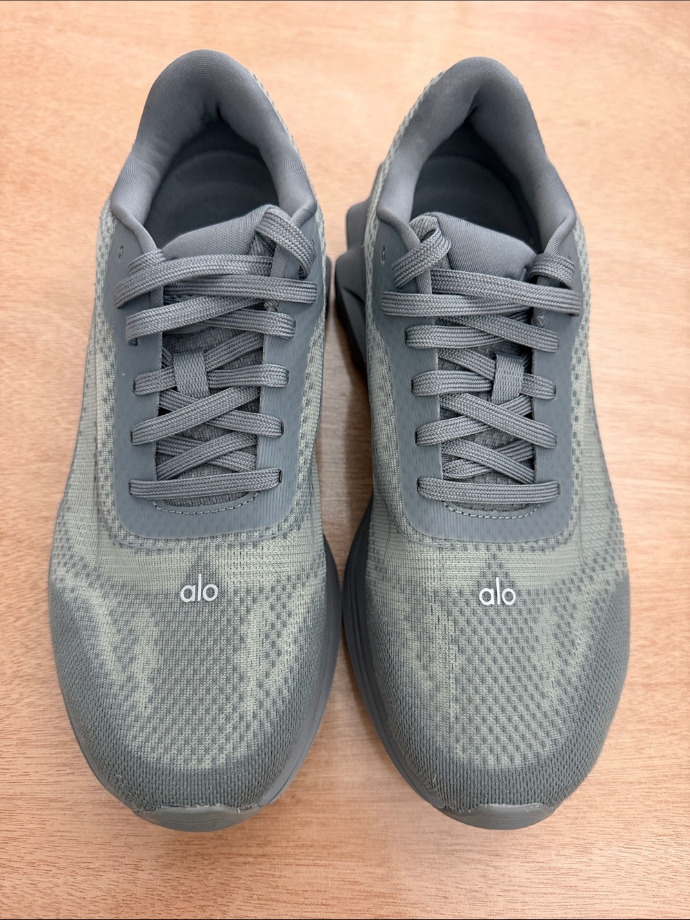 ALO Yoga Women's Gray Knit Lace-Up Runner Sneakers